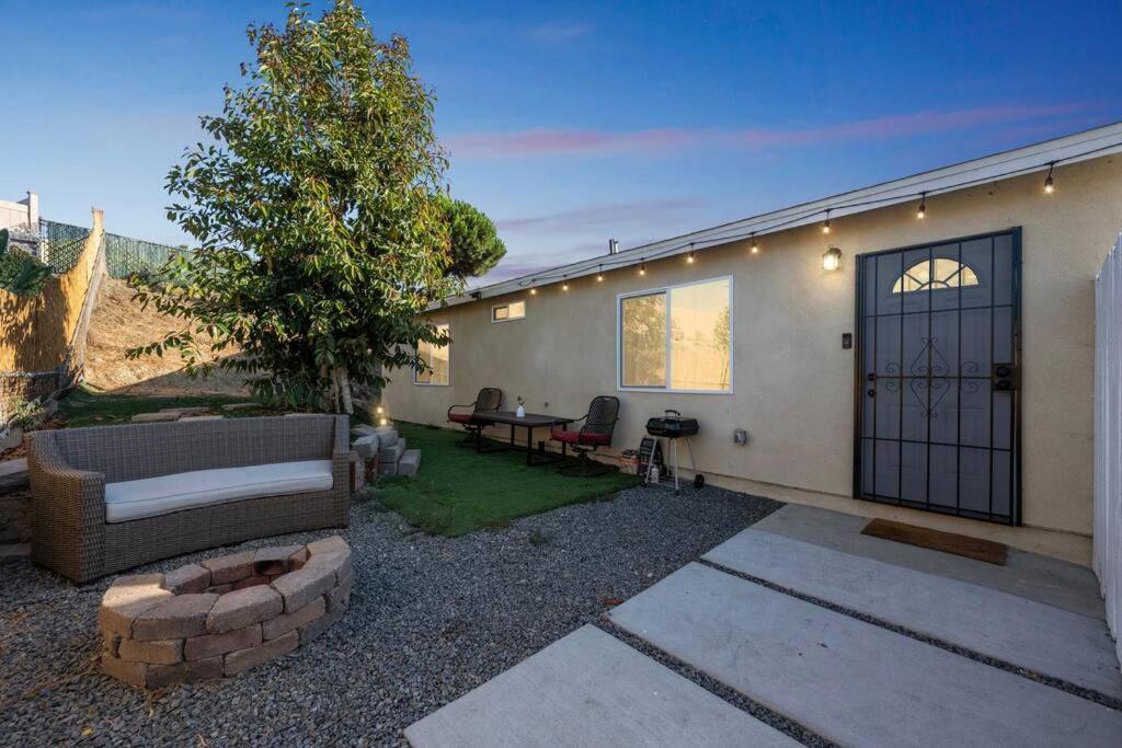 Entire Private 3-bedroom Home, Ranch, Baby Crib, Gated Yard * San Diego