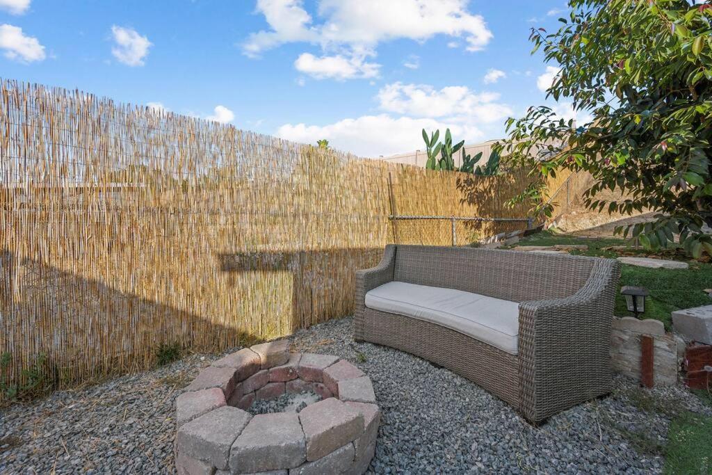 Ferienhaus Entire Private 3-bedroom Home, Ranch, Baby Crib, Gated Yard